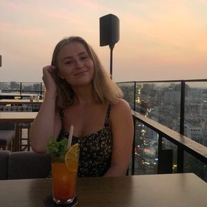 Meet your Posher, Naomie